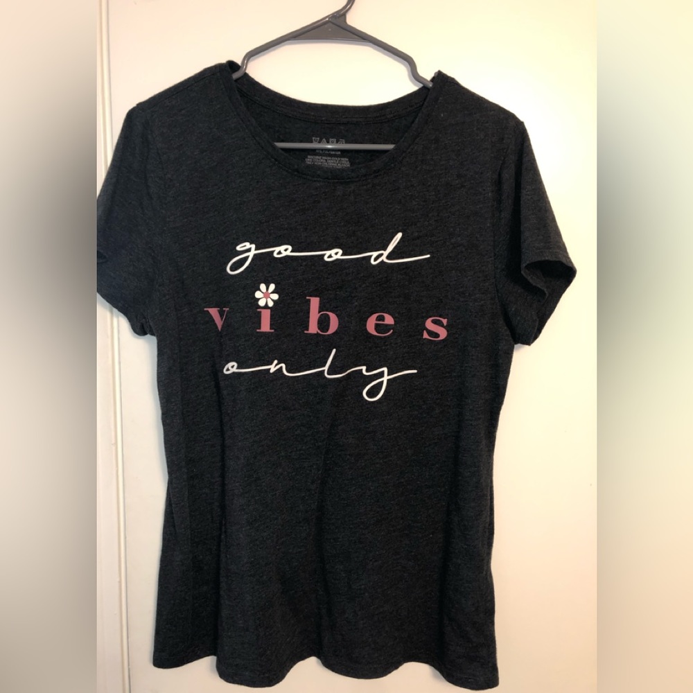Good Vibes Gray Tshirt
